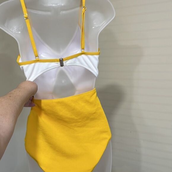 NWOT Cupshe Yellow White One Piece Swimsuit.  Size M medium 8/10 - Picture 6 of 13